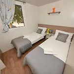 Park Soline Mobile Homes キャンプ場 4*