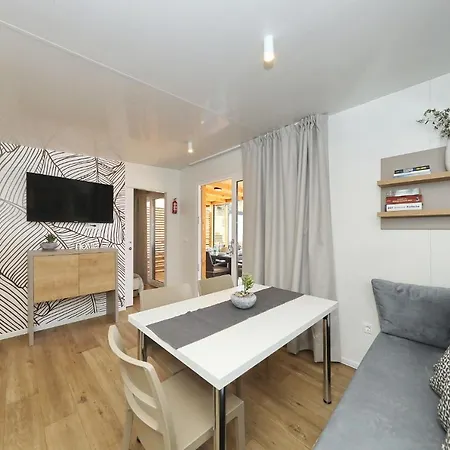 Park Soline Mobile Homes キャンプ場