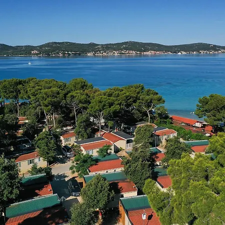 キャンプ場 Park Soline Mobile Homes 4*