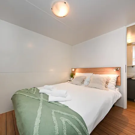 キャンプ場 Park Soline Mobile Homes 4*