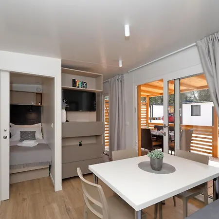 Park Soline Mobile Homes ビオグラード・ナ・モル