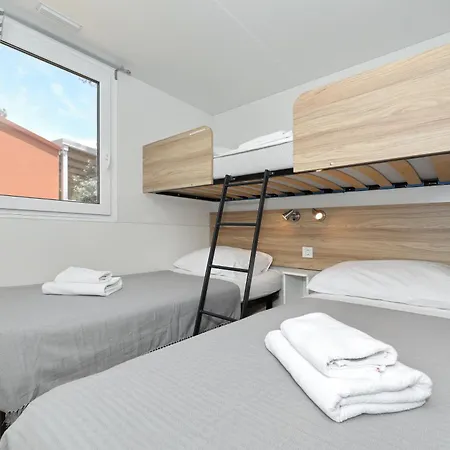 Park Soline Mobile Homes キャンプ場